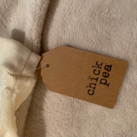 Chick Pea NWT SOFT Ivory Velour One Piece Footie Size 6 to 9 Months - Picture 10 of 15